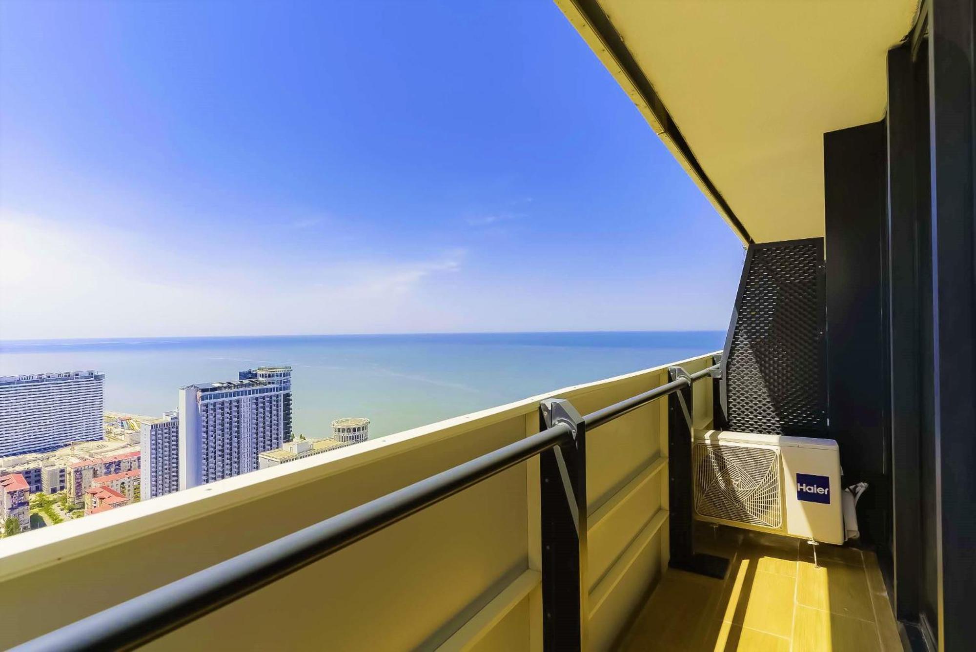 Luxury Beach Front Hotel 巴统 外观 照片