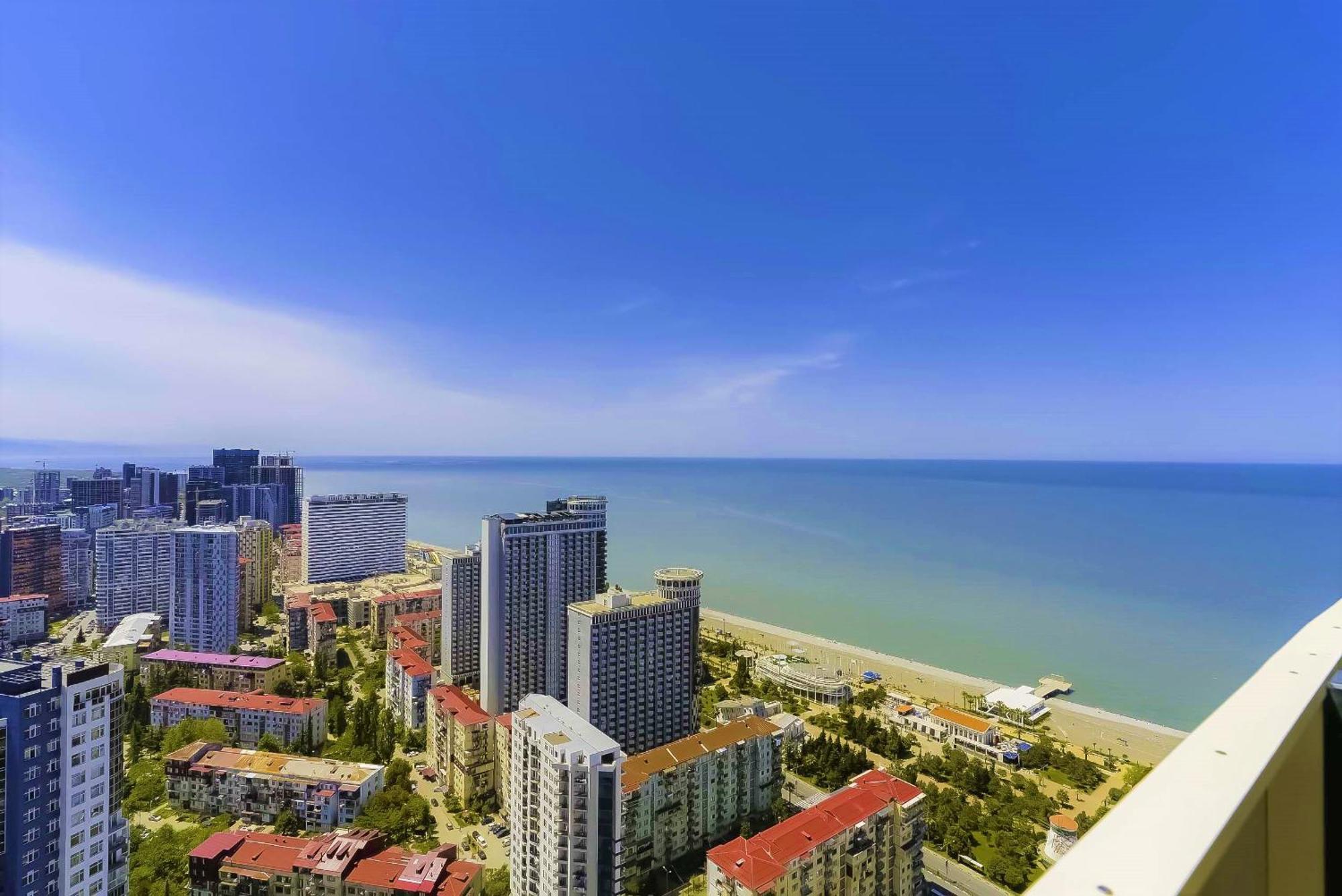 Luxury Beach Front Hotel 巴统 外观 照片
