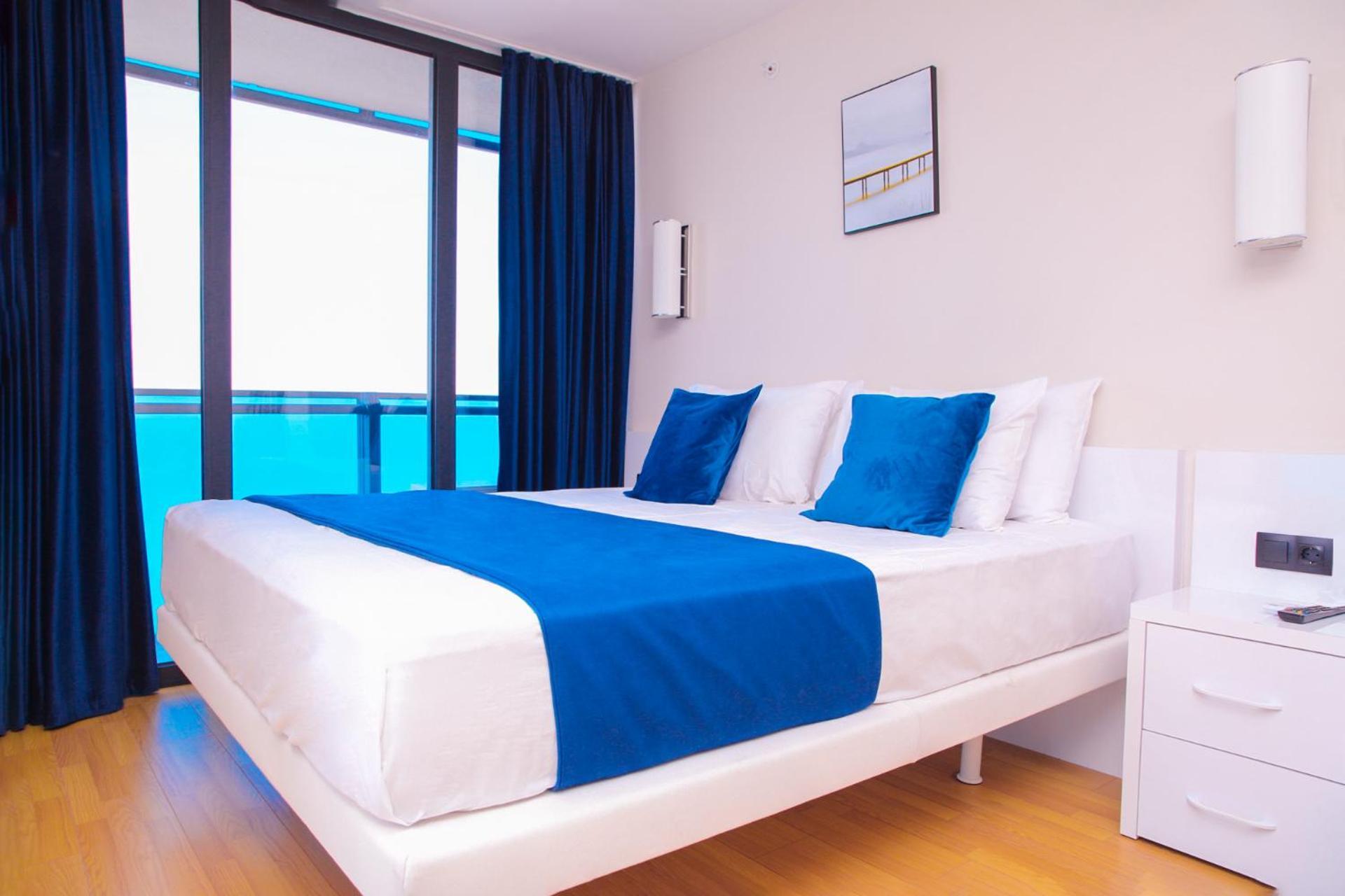 Luxury Beach Front Hotel 巴统 外观 照片