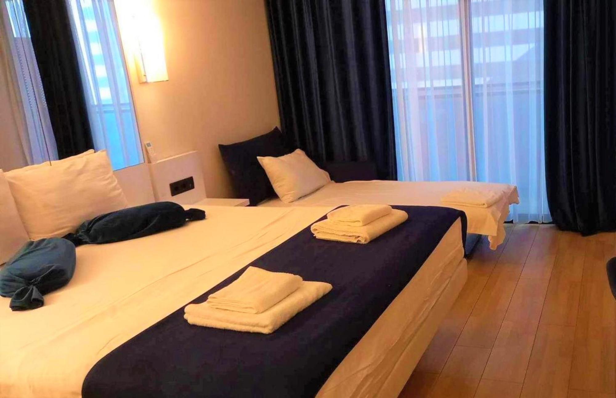 Luxury Beach Front Hotel 巴统 外观 照片
