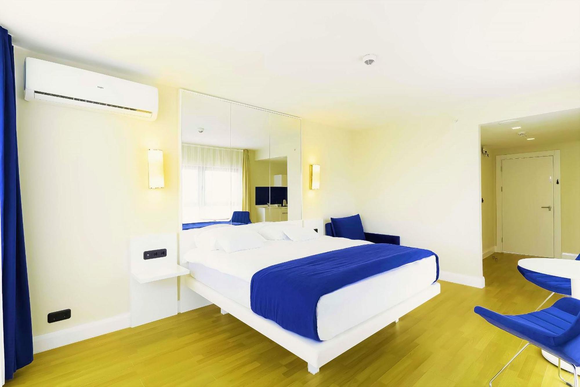 Luxury Beach Front Hotel 巴统 外观 照片