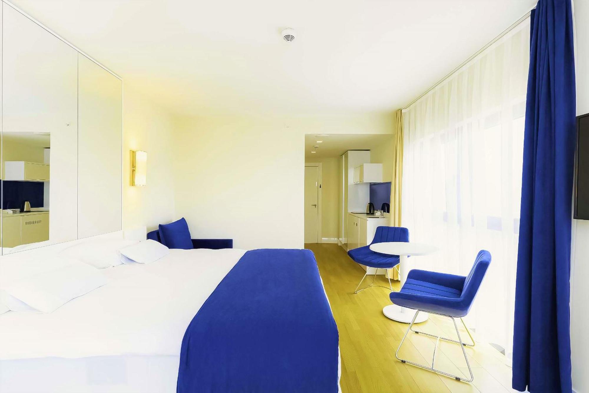 Luxury Beach Front Hotel 巴统 外观 照片