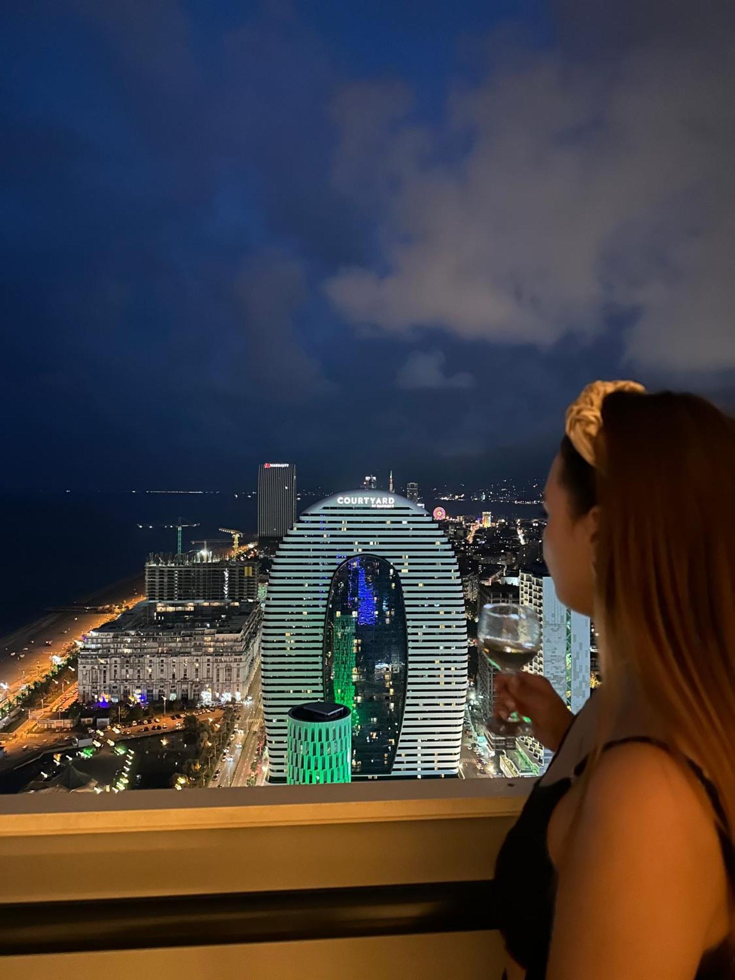 Luxury Beach Front Hotel 巴统 外观 照片