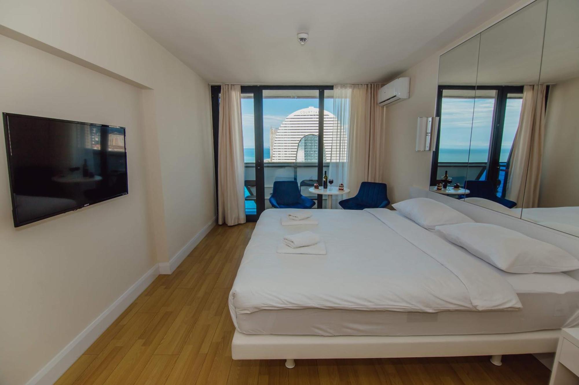 Luxury Beach Front Hotel 巴统 外观 照片