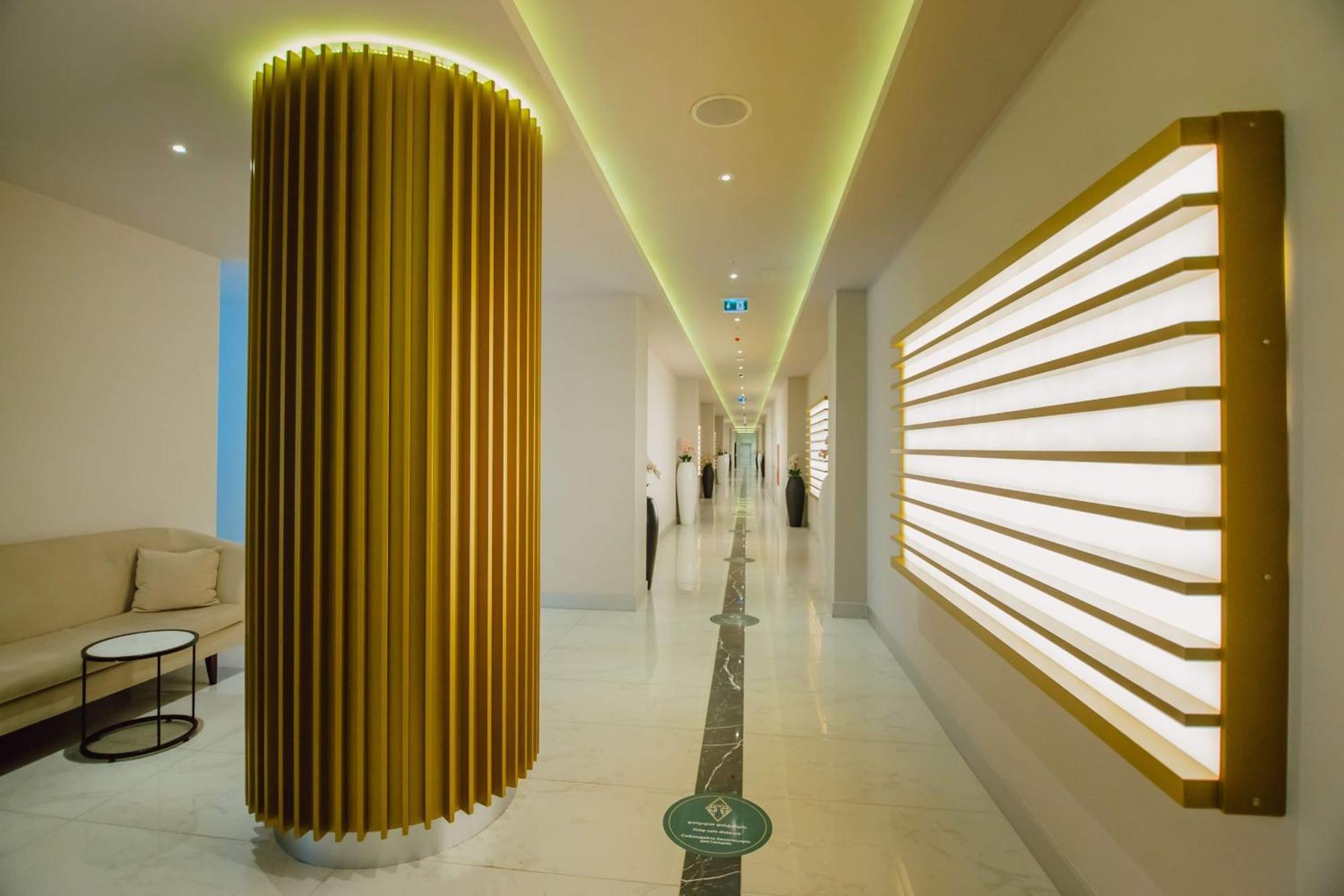 Luxury Beach Front Hotel 巴统 外观 照片