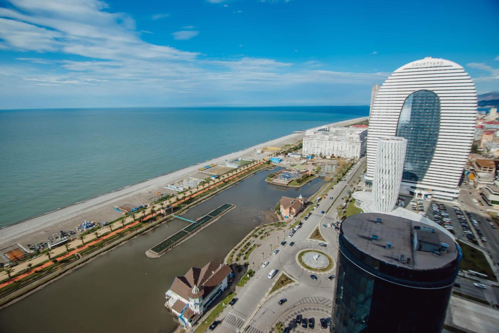 Luxury Beach Front Hotel 巴统 外观 照片