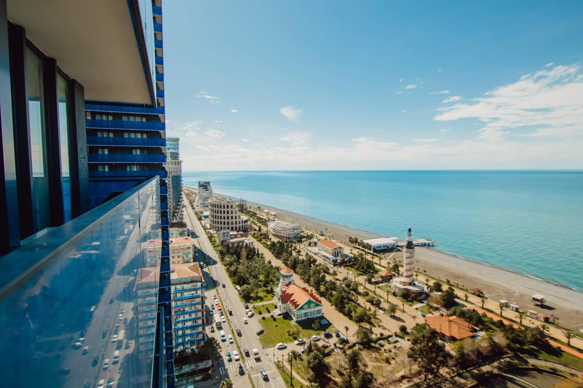 Luxury Beach Front Hotel 巴统 外观 照片