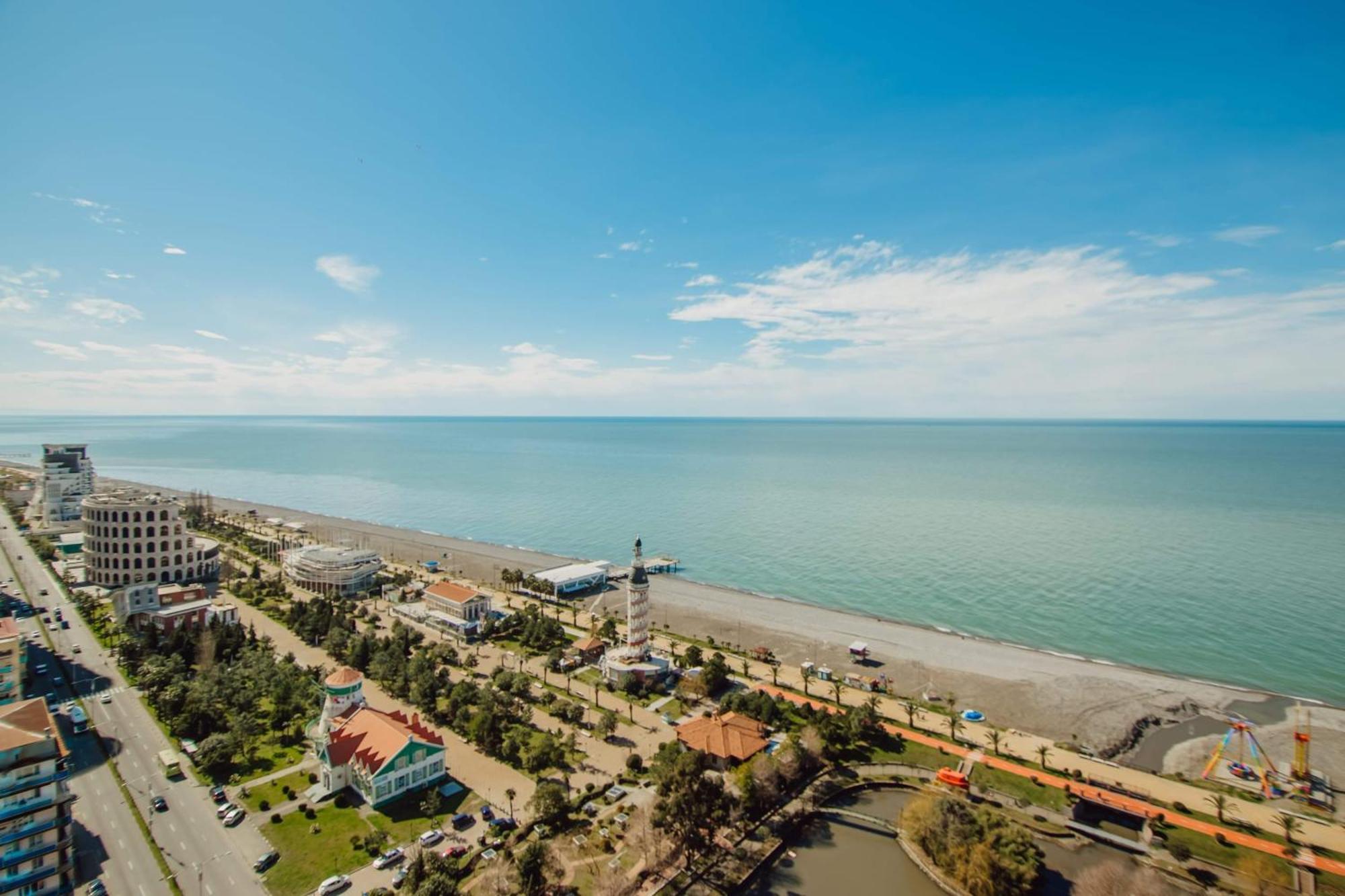 Luxury Beach Front Hotel 巴统 外观 照片