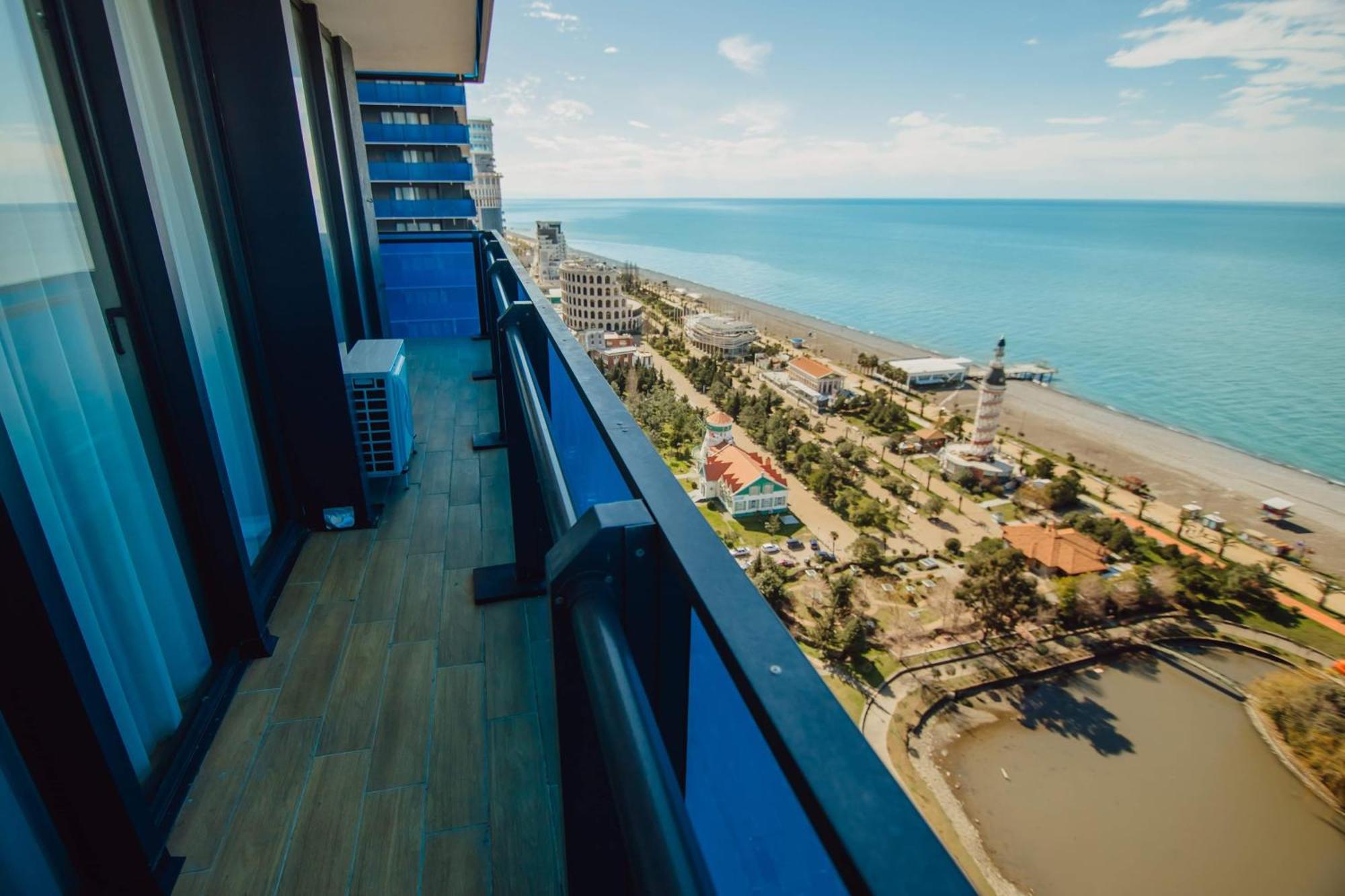 Luxury Beach Front Hotel 巴统 外观 照片