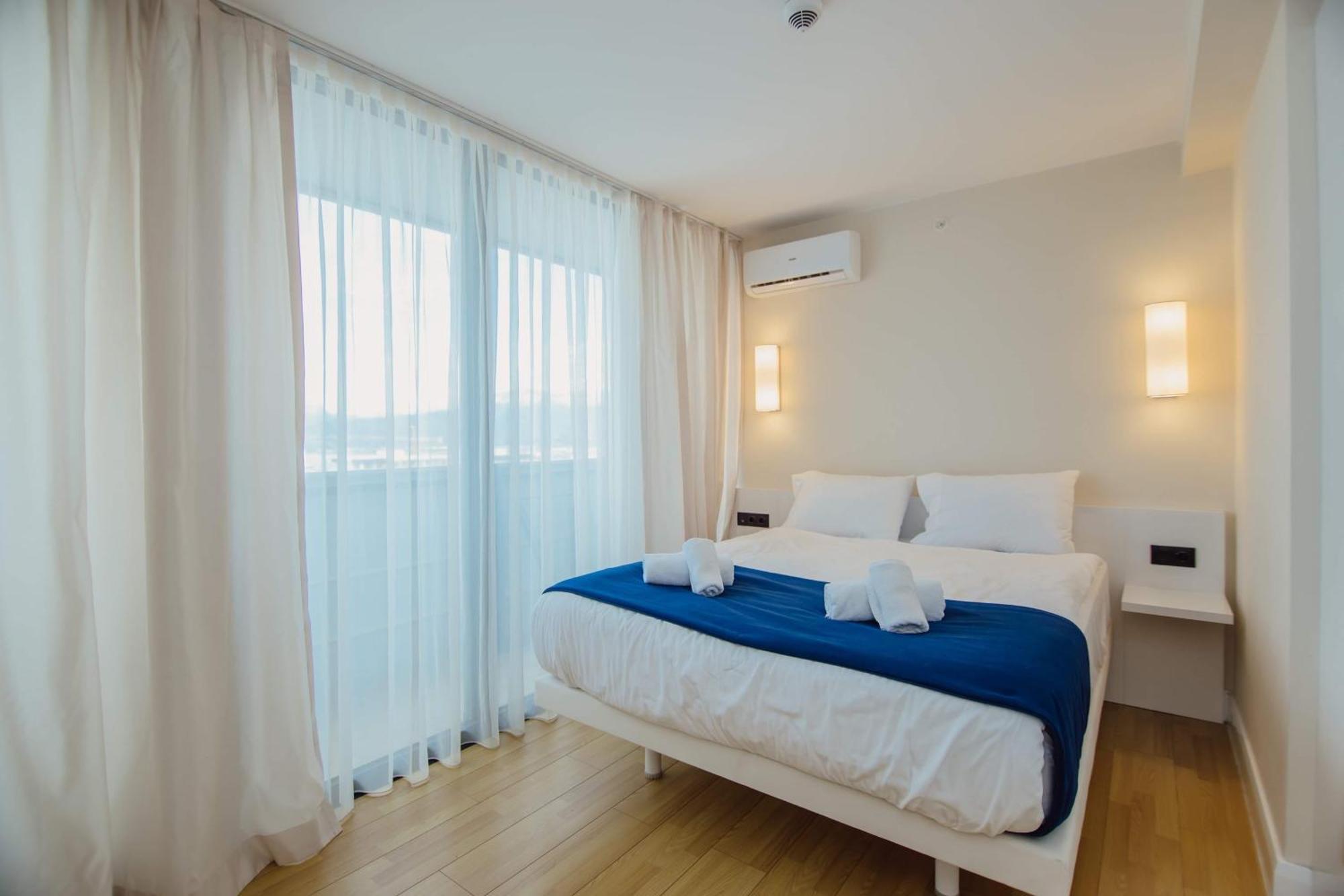 Luxury Beach Front Hotel 巴统 外观 照片