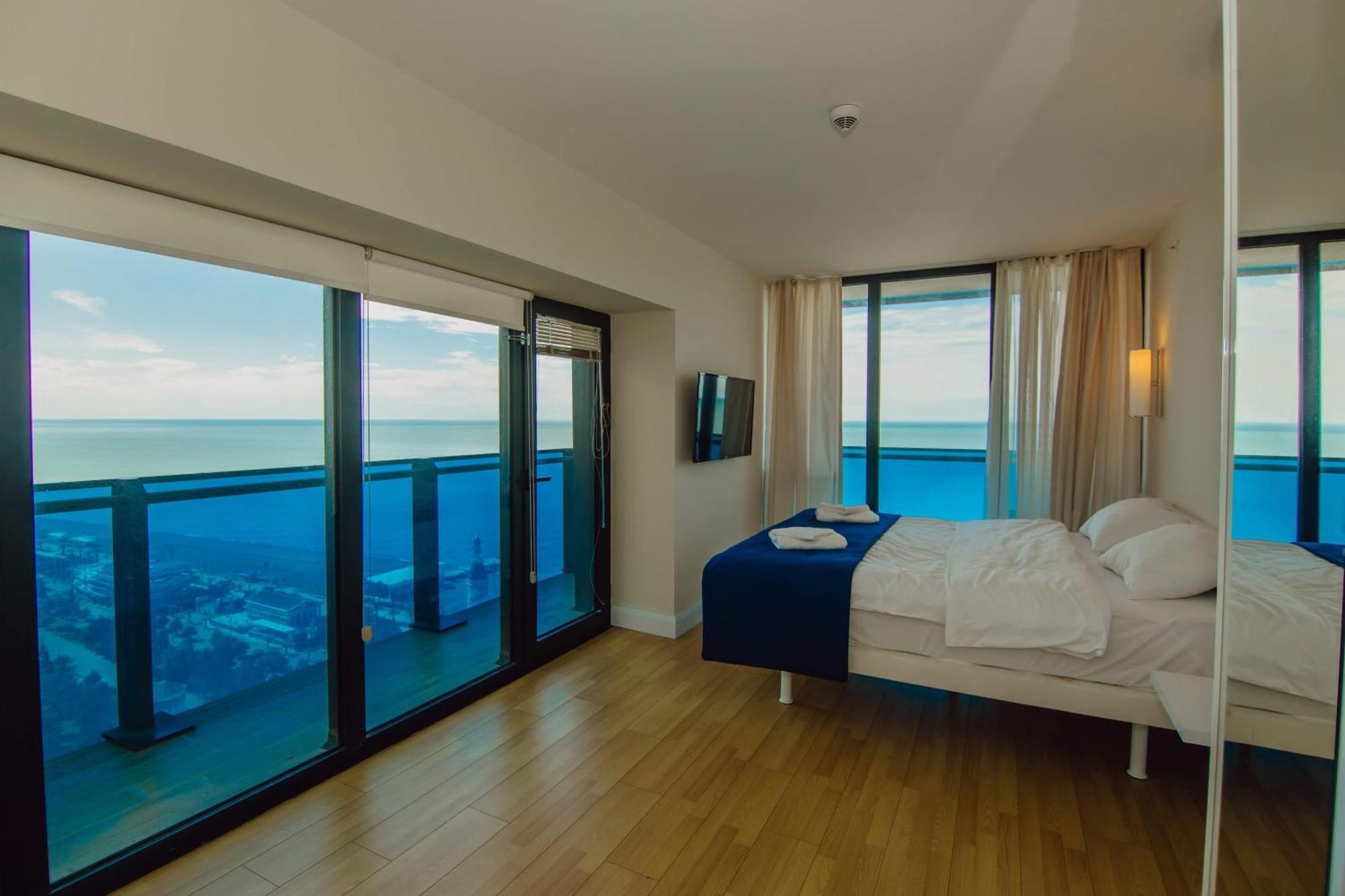 Luxury Beach Front Hotel 巴统 外观 照片