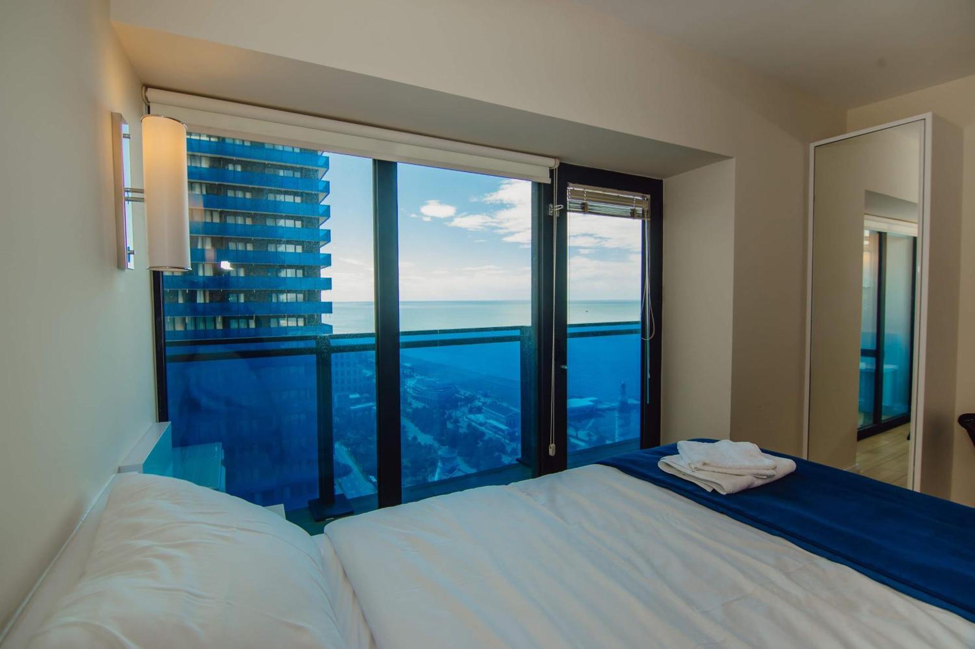 Luxury Beach Front Hotel 巴统 外观 照片