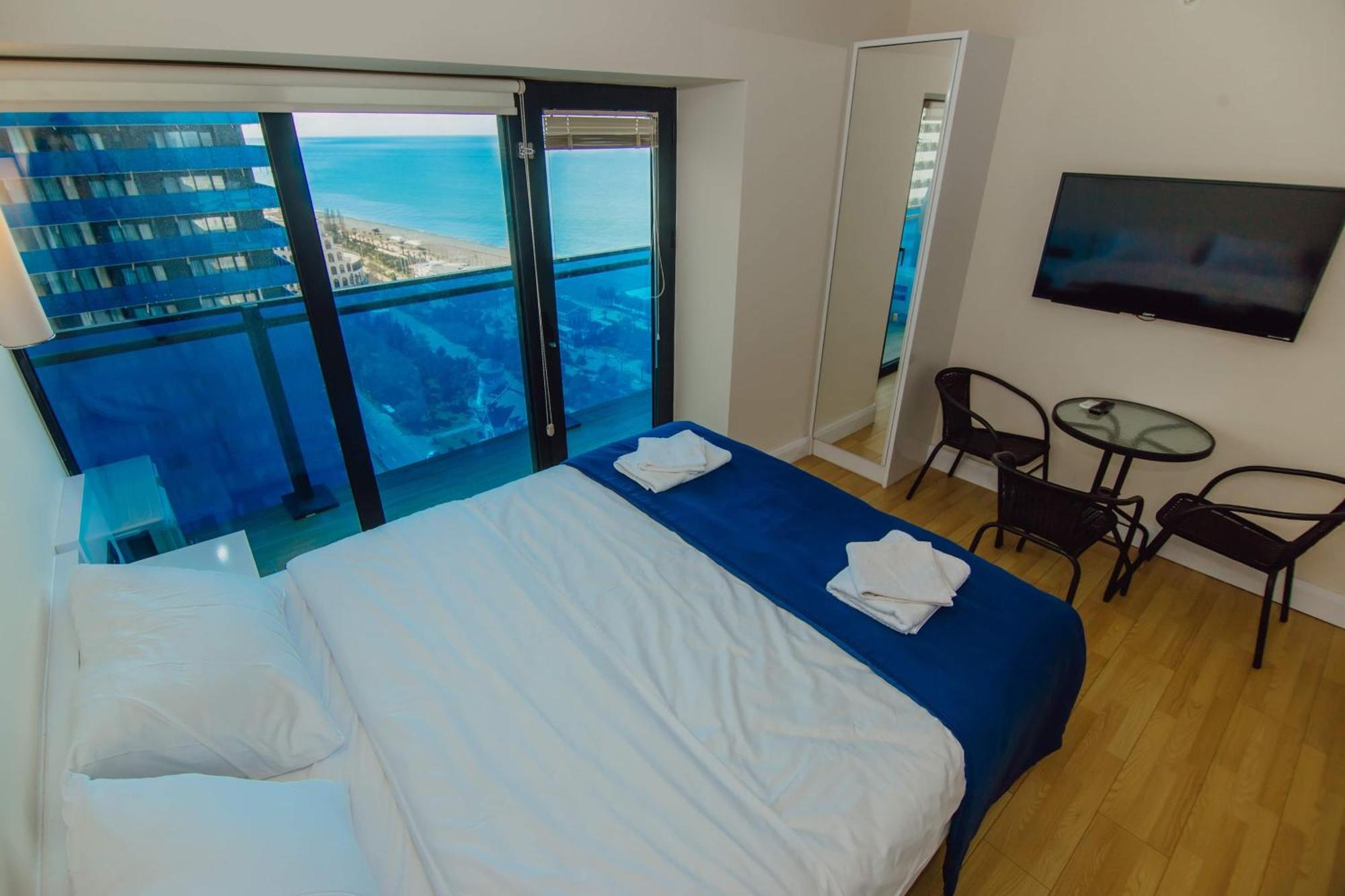 Luxury Beach Front Hotel 巴统 外观 照片