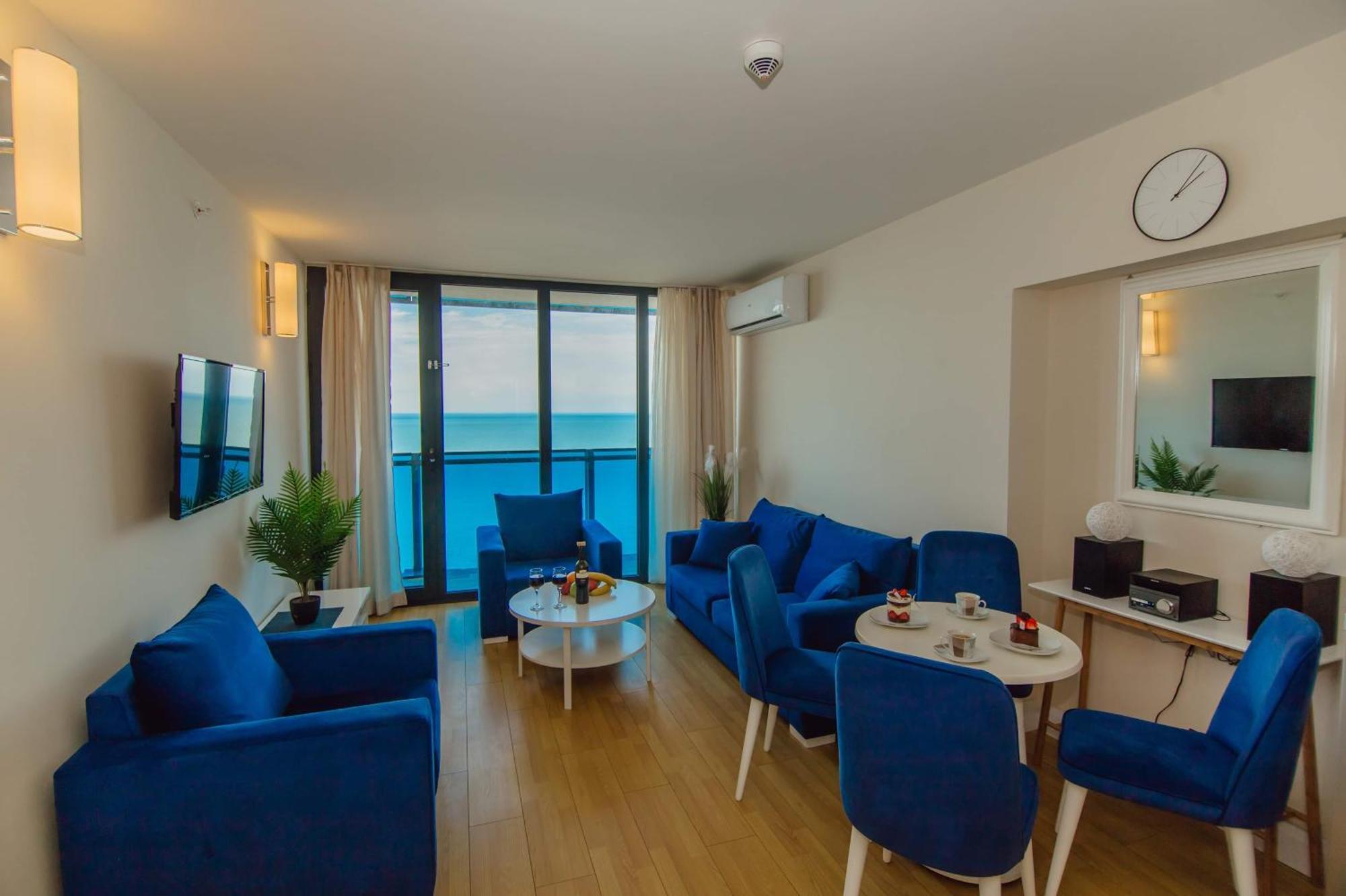 Luxury Beach Front Hotel 巴统 外观 照片