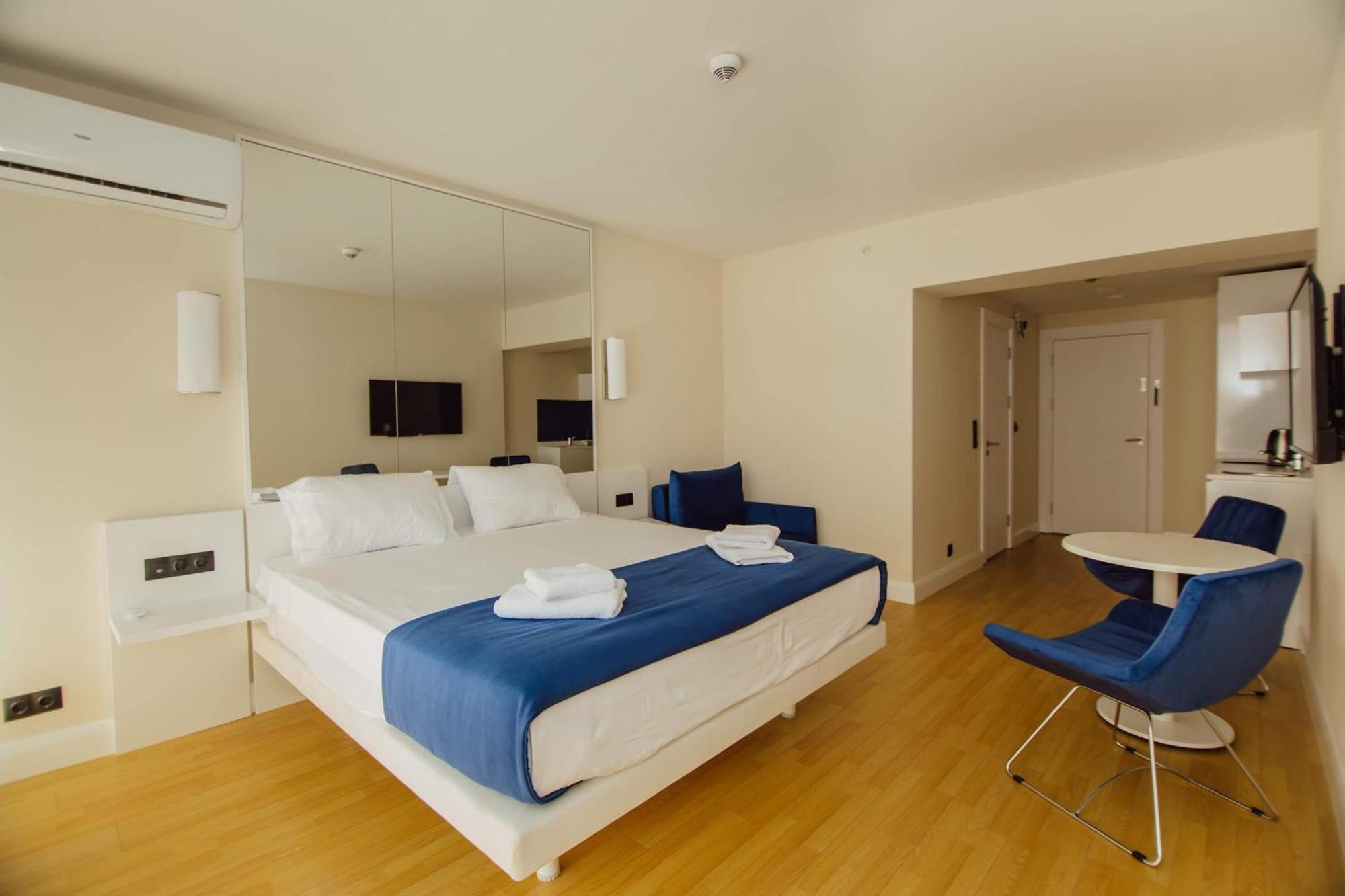Luxury Beach Front Hotel 巴统 外观 照片