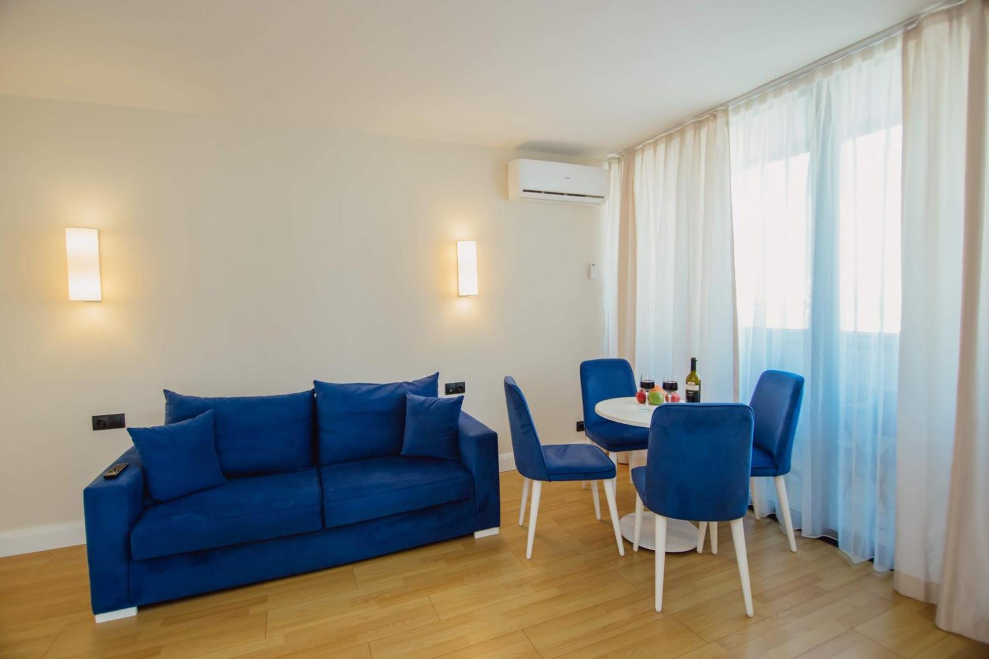 Luxury Beach Front Hotel 巴统 外观 照片