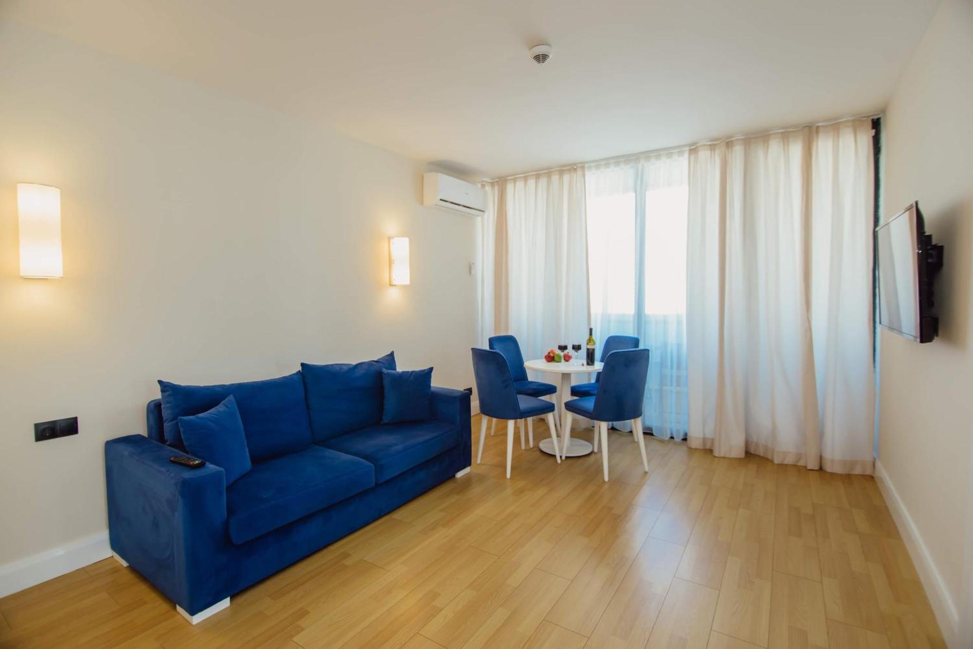 Luxury Beach Front Hotel 巴统 外观 照片