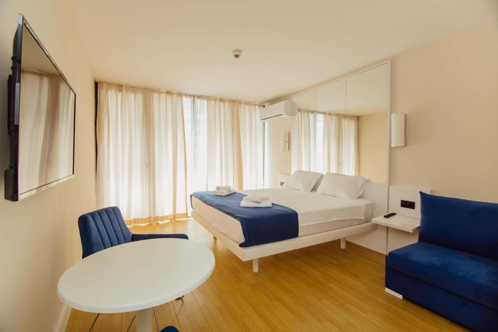 Luxury Beach Front Hotel 巴统 外观 照片